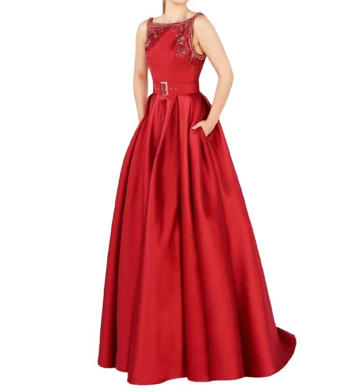 Sleeveless Ball Gown In Red