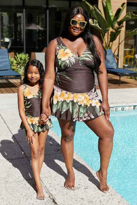 Marina West Swim Plus Size Clear Waters Swim Dress in Aloha Brown Mother Daughter Swimwear Marina West Swim Plus Size Clear Waters Swim Dress in Aloha Brown Mother Daughter Swimwear