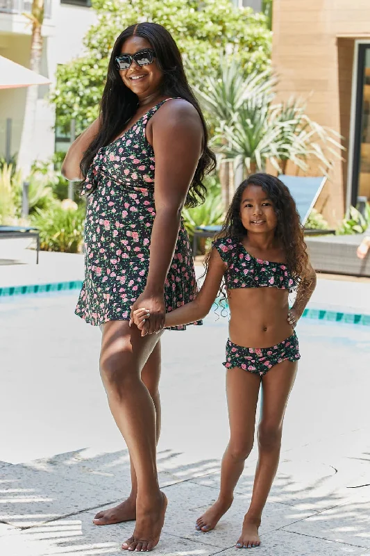 Marina West Swim Plus Size Clear Waters Swim Dress in Black Roses Mother Daughter Swimwear Marina West Swim Plus Size Clear Waters Swim Dress in Black Roses Mother Daughter Swimwear